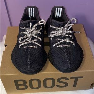 Black yeezys (non reflective)